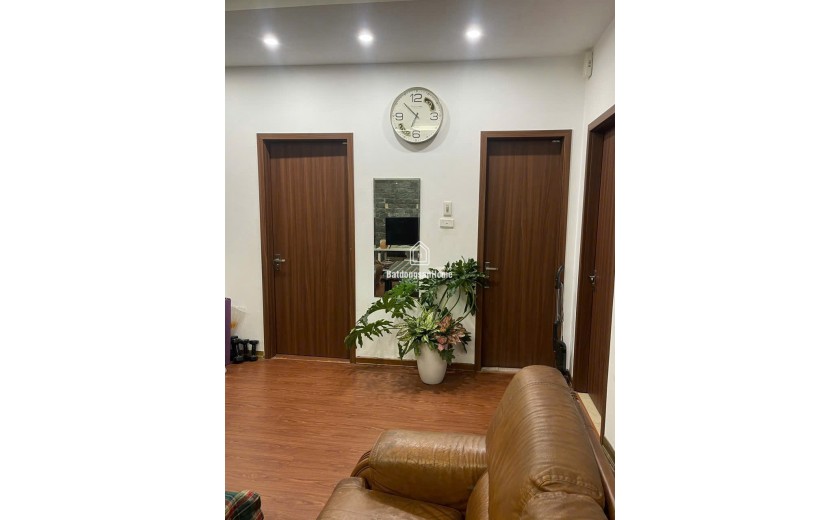 Cho thuê căn hộ chung cư Vũ Phạm Hàm 96m2, 2 ngủ, 15 Triệu - Full đồ